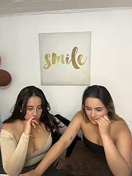 แชท XXX สดของ Antonella_Julieta