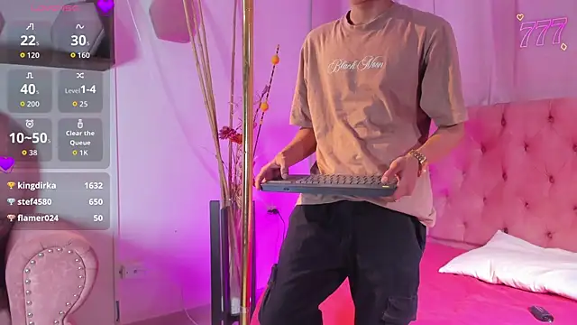 _taylor_black Adlı Modelin Canlı XXX Sohbeti