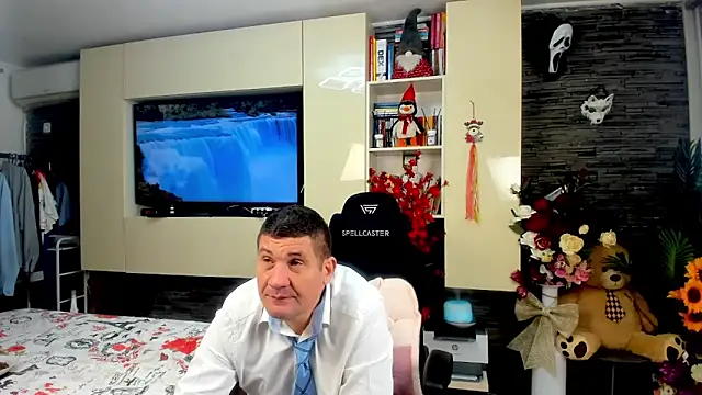 SpartacusDaddy48 网络视讯表演