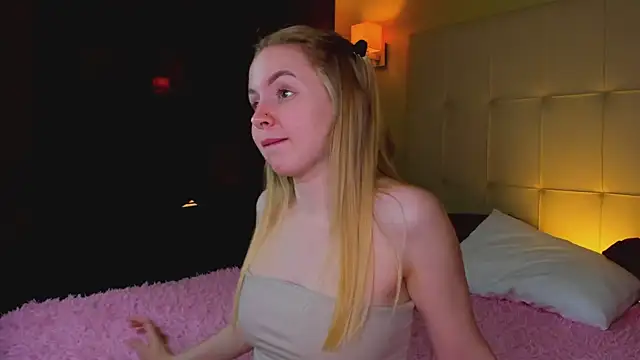 دردشة Linda__Bloom الجنسية المباشرة