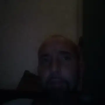 tainted95: διαδικτυακό σόου στην κάμερα