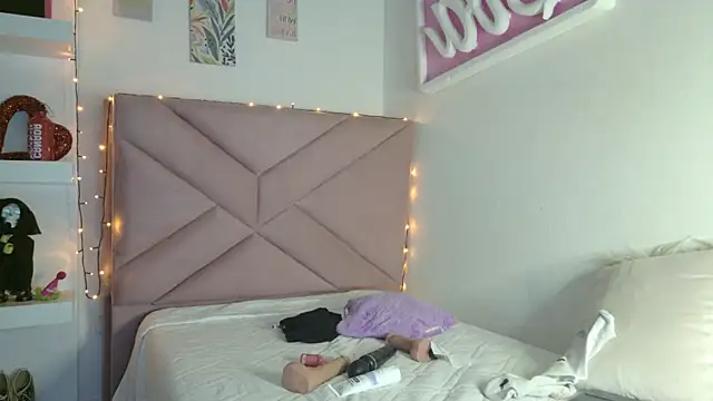 eva_sin18 Adlı Modelin Canlı XXX Sohbeti