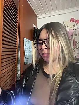 Chat +18 de CristalGmez ao vivo