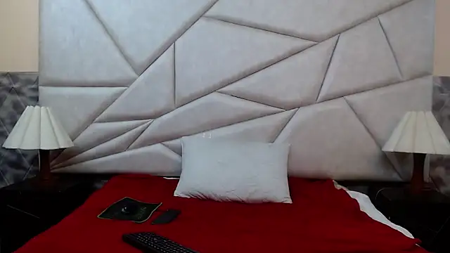 Nyx_and_Arian webkamerás műsora