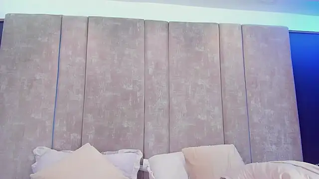 AmmyJones_ Adlı Modelin Canlı XXX Sohbeti