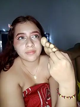 Chloe_Sky_love Adlı Modelin Canlı XXX Sohbeti