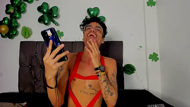 Gay_Red_Room Live XXX Chat