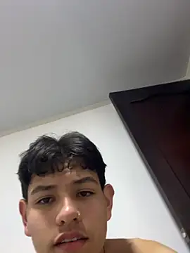 Show modela juanma759 na web-kameri