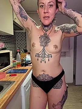 sarahpearlx live XXX chat