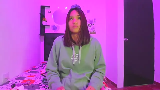 Chat +18 de sapphire_brown20 ao vivo