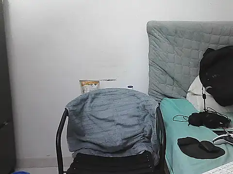 AlphaLatinoBear Adlı Modelin Web Kamerası Şovu