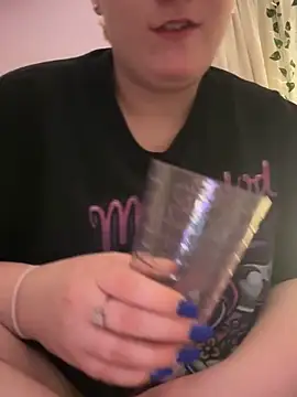 imawhorenslut19 Chat XXX in diretta