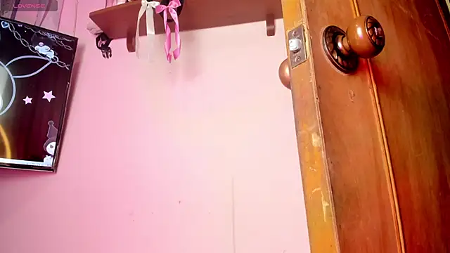 XXX chat uživo modela Alanaloiiss_