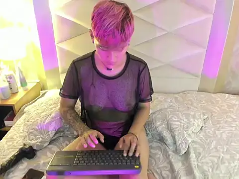 XXX chat uživo modela DannyRouds