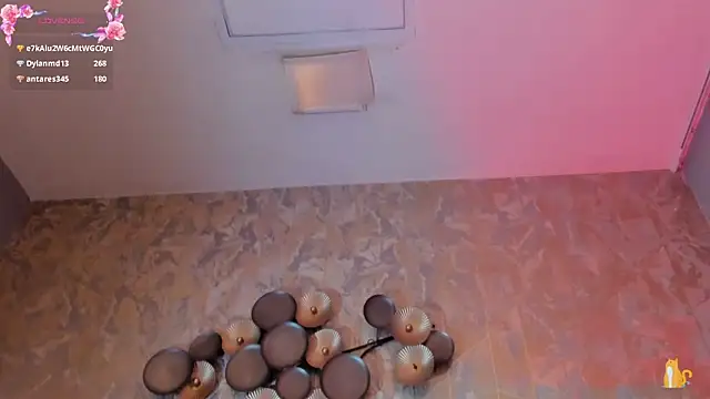 XXX chat uživo modela KimDevinne