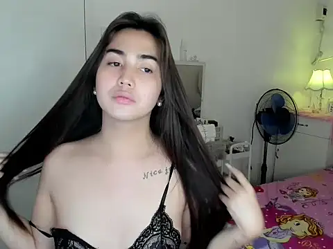 Show modela nica_doll na web-kameri