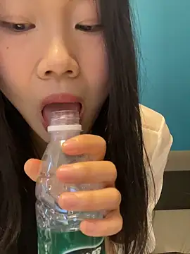 ZHJKS9988 Chat XXX live