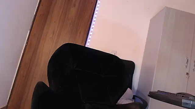 mistressbigcock777 Adlı Modelin Web Kamerası Şovu