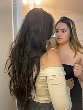 Antonella_Julieta Chat XXX in diretta