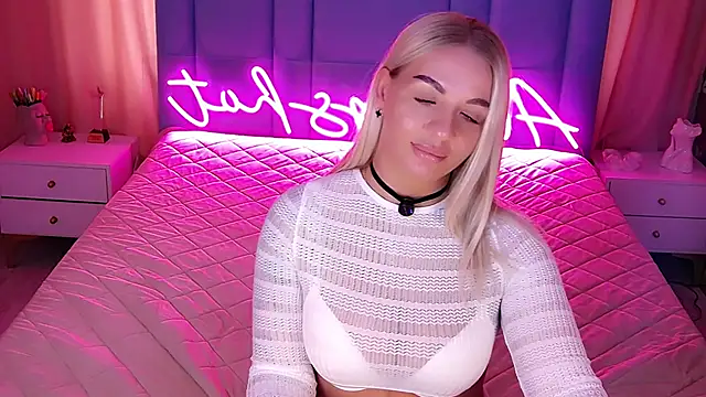 AllwaysHotJ live XXX chat