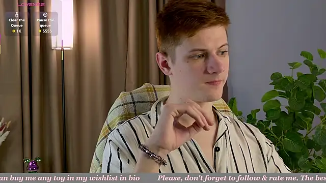 Show modela Allert_ na web-kameri