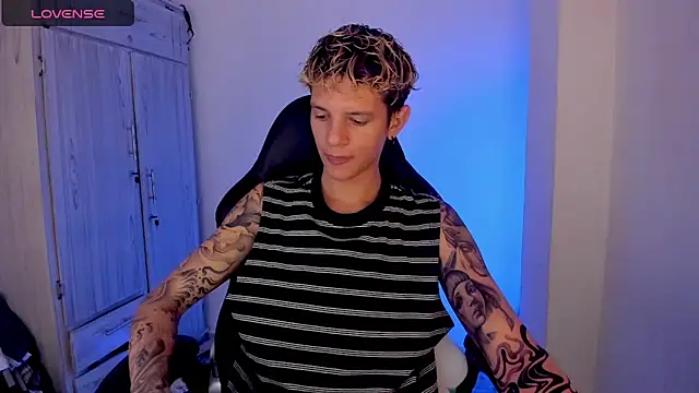 tylernova live XXX chat