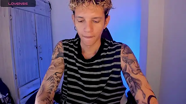 tylernova Chat XXX in diretta