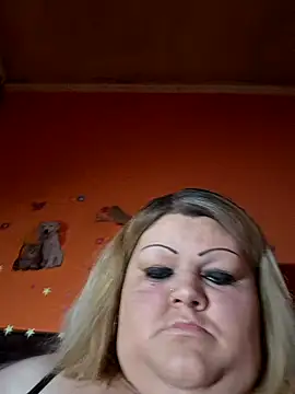 ducicsajsziii's Live XXX Chat