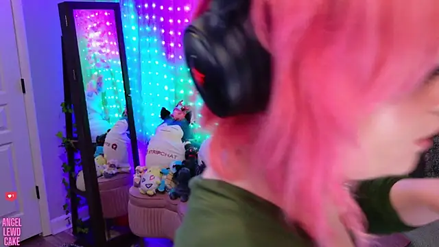 Chat +18 de Angel-Lewd-Cake ao vivo