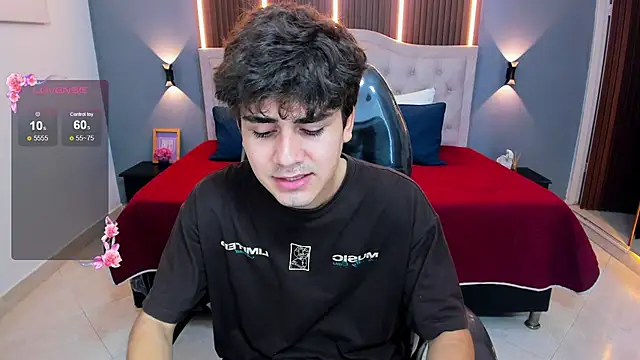 Chat XXX en directo de Tommy18__