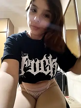 mariamac420 Adlı Modelin Canlı XXX Sohbeti