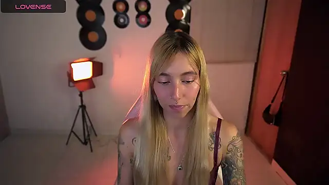 Saucy_Jenn's Live XXX Chat