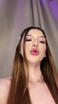 عرض كام HoneyWeebsss