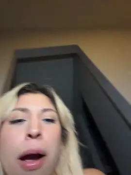 mxmxee Adlı Modelin Canlı XXX Sohbeti