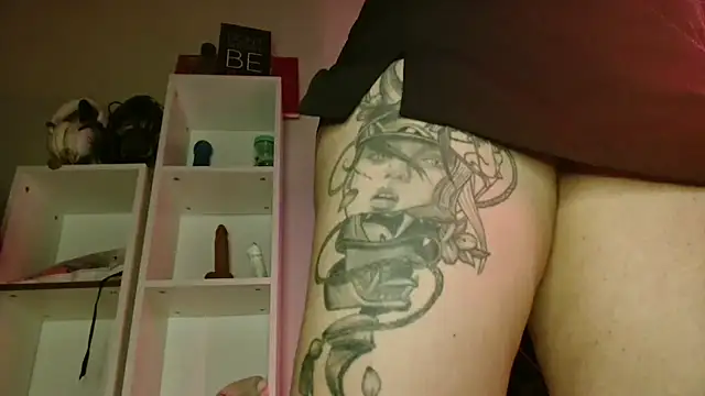 SmokyDee live XXX chat