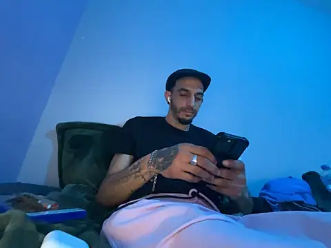 Rebeu313 Webcam show