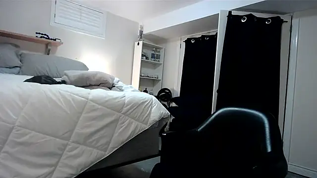 Pokazy przed kamerką – HotnCole