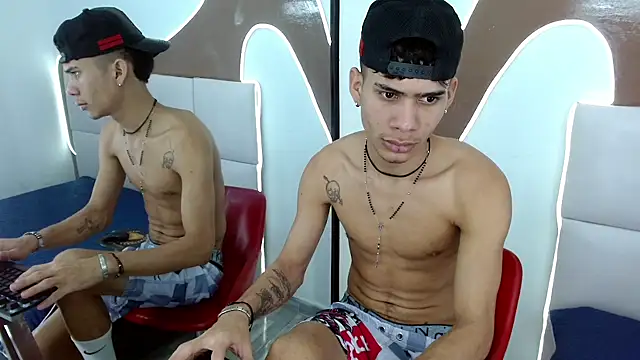 XXX chat uživo modela Skinny_cute_Alyer