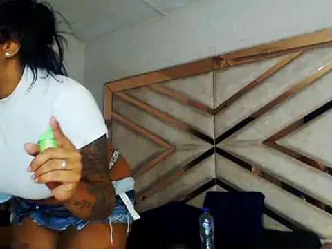 Luna_and_Roseのウェブカメラショー