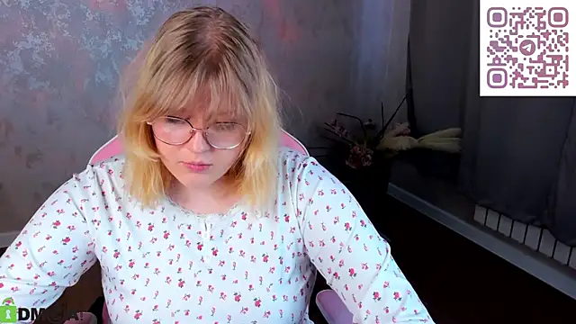 luna_c0ra's Live XXX Chat