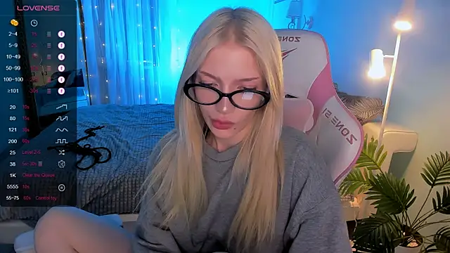 AnyaTaylor_ live XXX chat