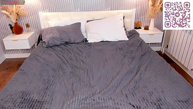 Crystal-Lace Live XXX-chat