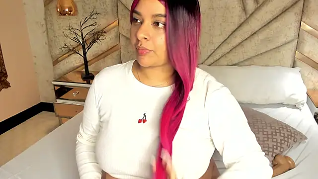 EmeelyMuller Adlı Modelin Canlı XXX Sohbeti