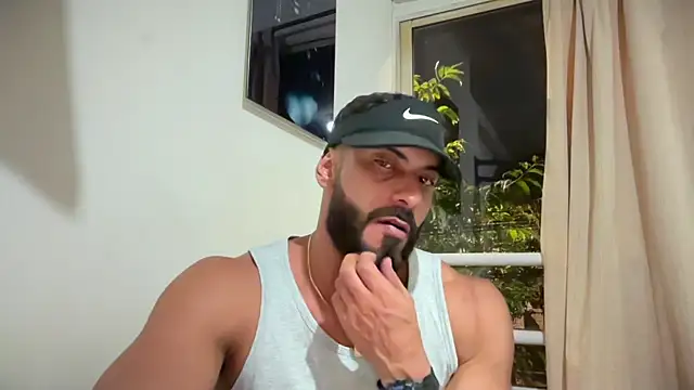 romeolovedark: διαδικτυακό σόου στην κάμερα