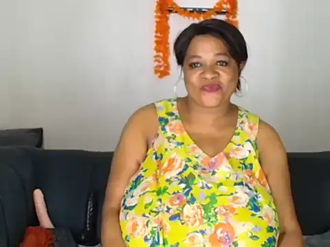 BUSTYQUEEN56_ 라이브 XXX 채팅