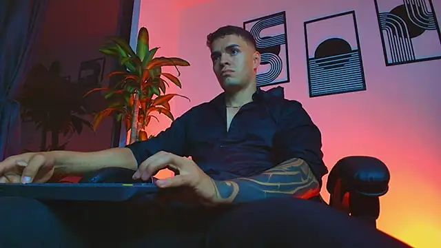 ALPHA_DOMINUS_ live XXX chat