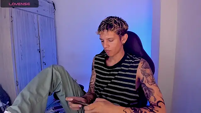 tylernova live XXX chat