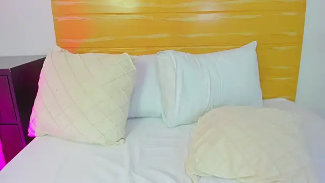 mia_watsonn_'s Live XXX Chat