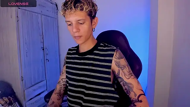 tylernova Live XXX-Chat