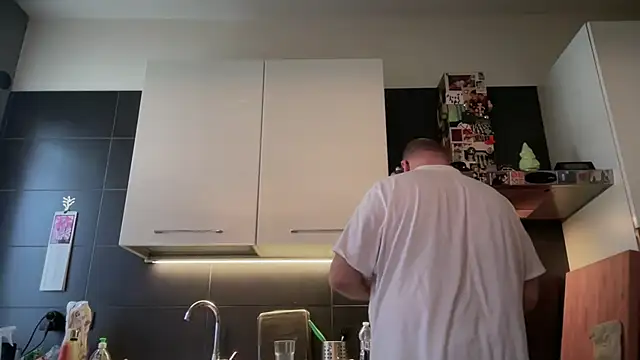 theitalianbear Live XXX-Chat